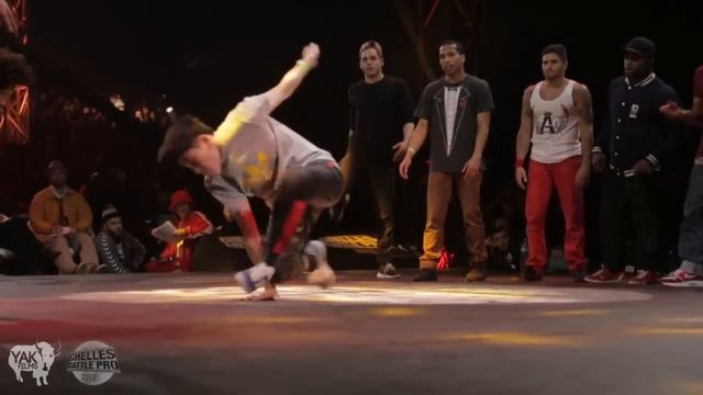 Chelles Battle Pro 2013 2on2 and Crew Battle Recap - YAK FILMS смотреть онлайн