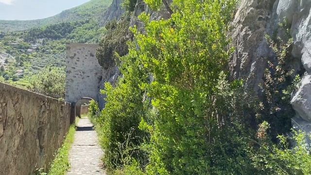 Французская деревня ENTREVAUX Средневековье. Цитадель на вершине горы. Вобан. Жизнь во Франции смотреть онлайн