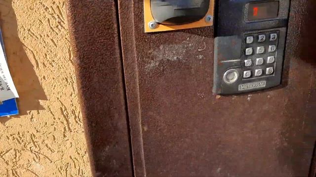 Домофон Метаком сошёл с ума. смотреть онлайн