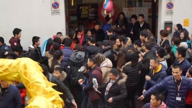 Chinese Labours in Prato - Florence, Italy смотреть онлайн