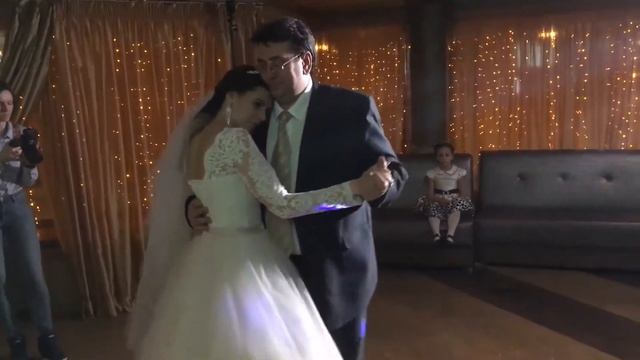 Танец папы с дочкой смотреть онлайн