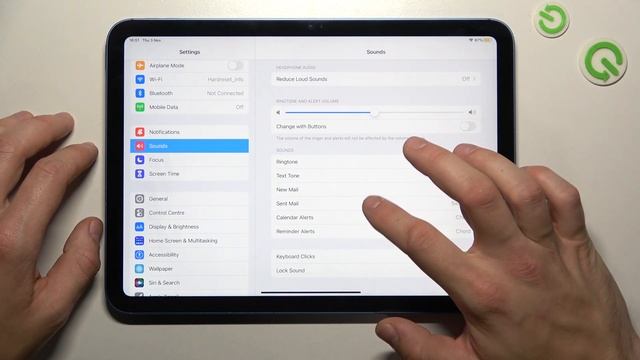 How to Set Custom Notification Sound on the iPad 10th Gen (2022) смотреть онлайн