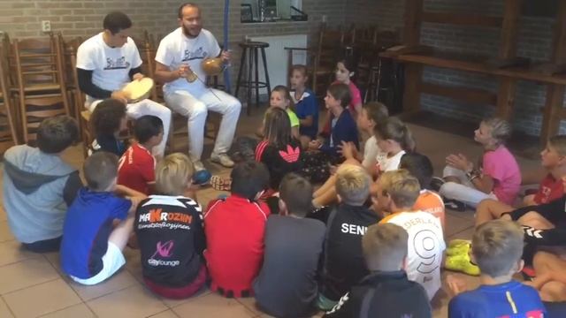 Capoeira CDO Holanda Kids Music C.Mestre Ceguinho смотреть онлайн