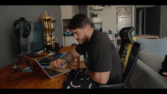 YORUMLARDA BULUŞTUK :) смотреть онлайн