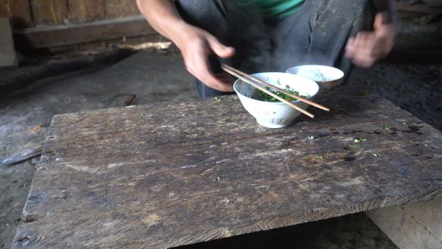 Green Forest Life, Harvest Rice Use Ancient Machinery To Separate The Seeds, Wilderness Alone Ep3