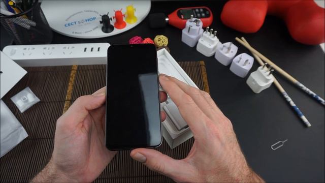 Xiaomi Mi 9 SE Unboxing & Hands-On | CECT-Shop.com смотреть онлайн