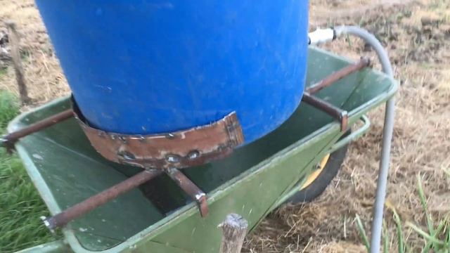 Подставка под бочку для полива . смотреть онлайн