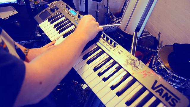 Novation Xiosynth Demo смотреть онлайн