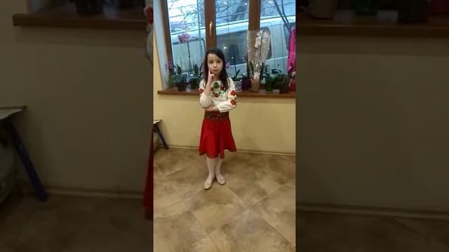 Мария и Соня читают Т. Г. Шевченко смотреть онлайн