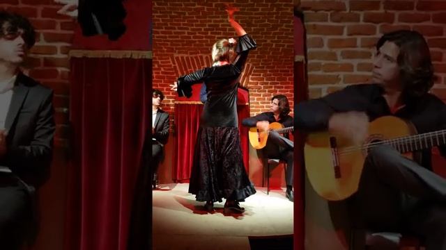 Flamenco Dance: Cave in Madrid смотреть онлайн