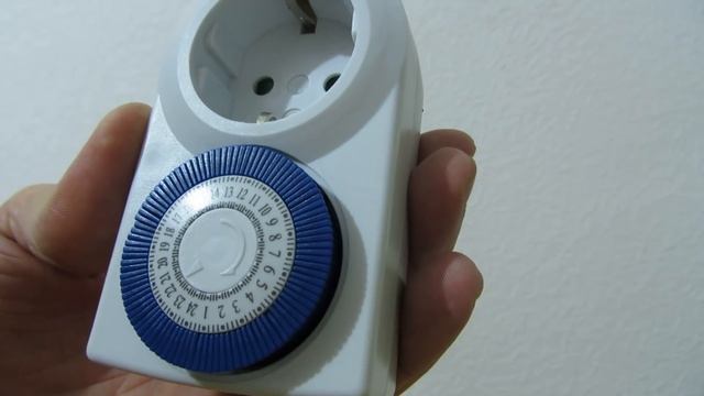 Суточная механическая розетка с таймером Feron TM50 смотреть онлайн