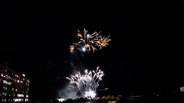 Салют в Барнауле. День города и Алтайского края - 2012 год смотреть онлайн