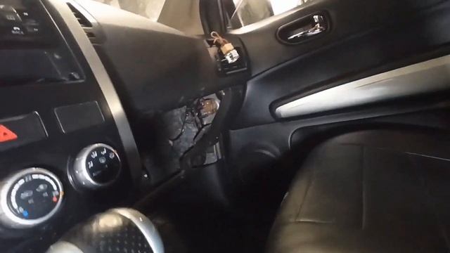 Установка сигнализации StarLine A93 на Nissan X-Trail смотреть онлайн