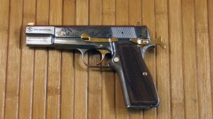 Browning Hi-Power 125th Anniversary . Пистолет вне времени .