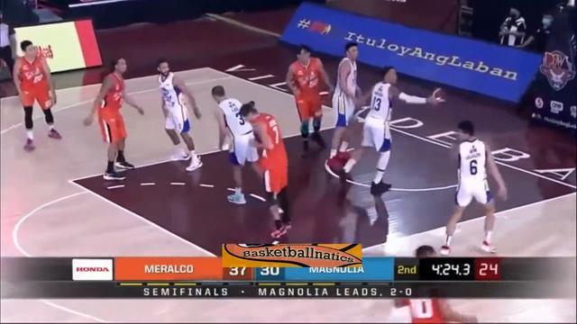 John Pinto tinambakan mag-isa ang Magnolia. Magnolia vs Meralco.Semi final Highlights смотреть онлайн