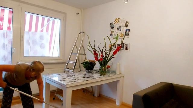 Не хочу, а надо: Чистим, моем, пылесосим ! Уборка в зале и на кухне. смотреть онлайн