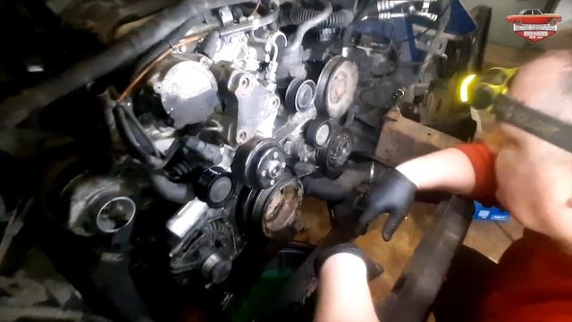 Mercedes-Benz 2.2 CDI trukęs diržas ir užsikirtusi vandens pompa. Kodėl? || RETRO Dirbtuvės смотреть онлайн