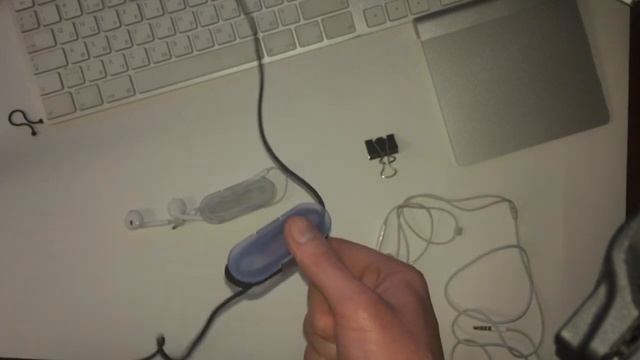 Путаются наушники iPhone? Органайзеры для проводов смотреть онлайн