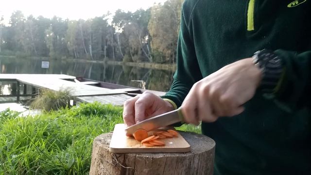 нож Mora Bushcraft Signal. Тест+лесной суп смотреть онлайн