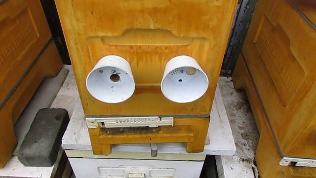 ответы на вопросы - зачем в 6 рамочном корпусе BienenHaus два верхних летка смотреть онлайн