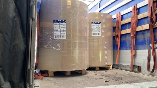 Загрузил бумажные рулоны смотреть онлайн