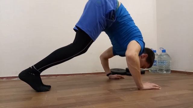 Как накачать плечи в домашних условиях（ЭФФЕКТ КАК ПОСЛЕ ЗАЛА） смотреть онлайн