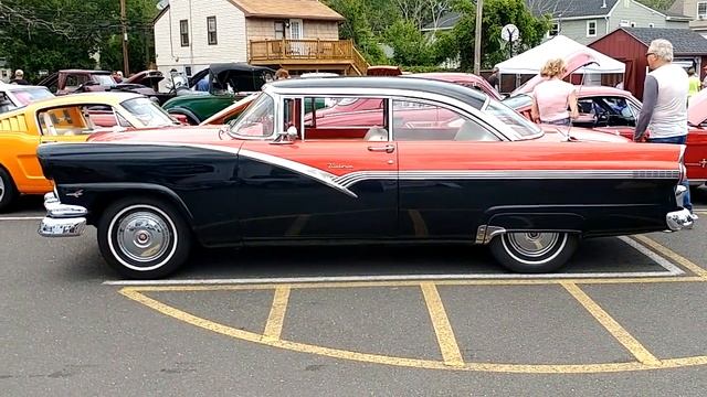1956 FORD FAIRLANE VICTORIA смотреть онлайн