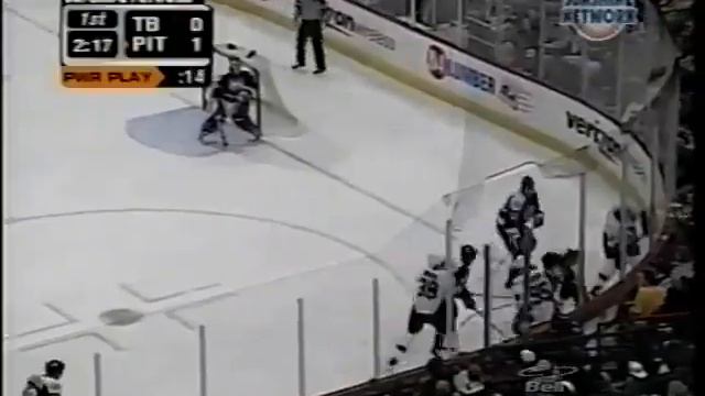 Alex Kovalev scores two nice goals vs Lightning (2002) смотреть онлайн