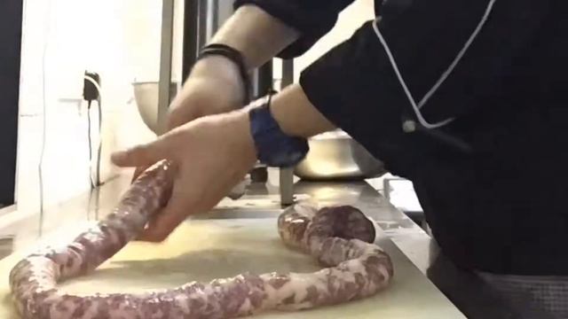 Производство колбасы ручной работы. смотреть онлайн