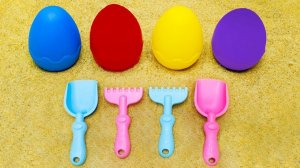 Песочница с сюрпризами и игрушками из мультиков - Учим цвета в развивающем видео