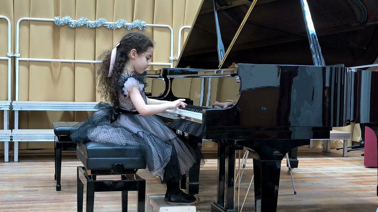 3. Беркович - «Этюд», Лоншан-Друшкевичова - «Полька». Исп. Каджоян Эва смотреть онлайн