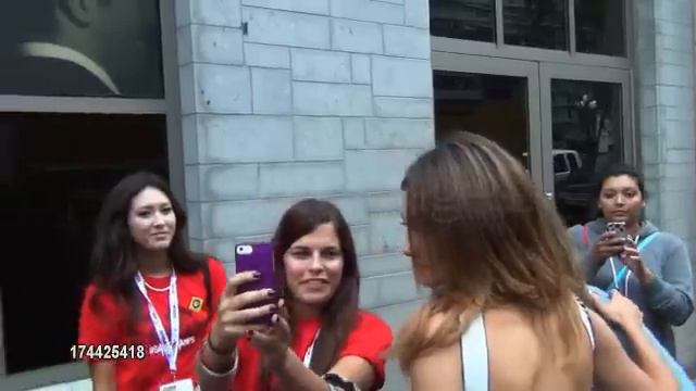 Claire Holt, Phoebe Tonkin, Daniel Gillies and Charles Michael Davis - Comic-Con смотреть онлайн