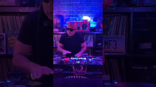 AL3: Old School R&B Funk Quick Mix смотреть онлайн
