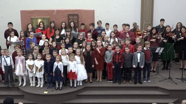 Песня "Каждый год я жду Рождества" - Детский хор и оркестр - Церковь "Путь Истины" - Декабрь, 2019 смотреть онлайн