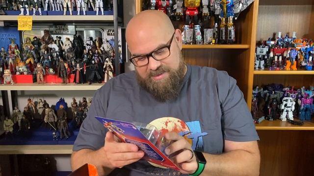 Unboxing June 2021 Intergalactic Loot Crate смотреть онлайн