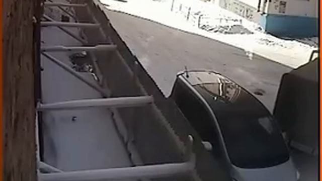 Ударил, посмотрел, поехал смотреть онлайн