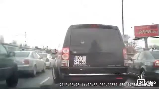 Как пропускают скорую помощь в Польше!!!! смотреть онлайн