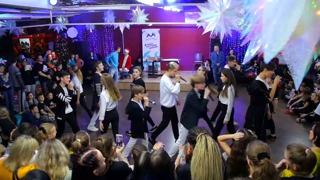 Увлиувт Монатик ("Весёлая Компания" Cover) смотреть онлайн