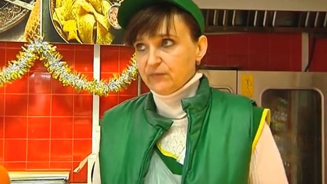 Конфетный вор в супермаркете ударил и оскорбил сотрудницу службы охраны смотреть онлайн