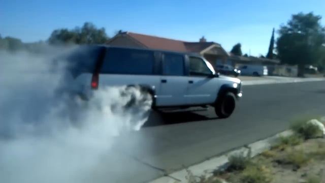 454 1993 Chevy Suburban burnout 2014