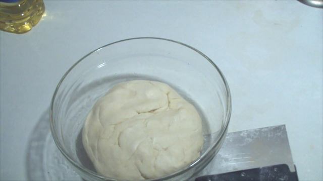 Хрустящий белый хлеб в духовке. смотреть онлайн