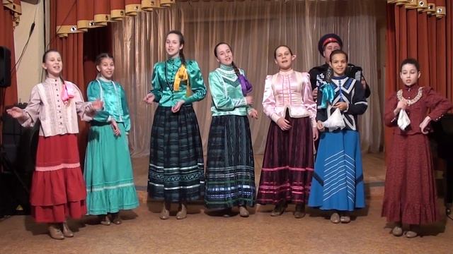 фольклорный ансамбль "Воскресение", (старшая группа)"Возле моста трава росла" смотреть онлайн