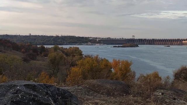 Запорожье .Украина , остров Хортица . Запорожская ГЭС . смотреть онлайн