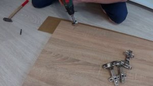 МЕБЕЛЬНЫЕ ПЕТЛИ своими руками. Как сделать дверцу на шкаф. Виды мебельных петель. Размеры и разметк