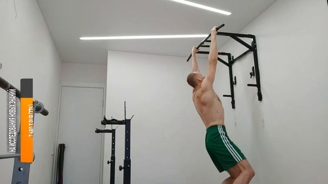 Подтягивания 53 раза. Обновил рекорд на 2 раза. смотреть онлайн