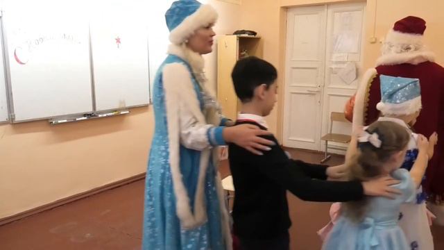 Дед Мороз и 2в класс !!! смотреть онлайн