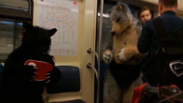 Вы удивитесь что делают ФУРРИ В МЕТРО / Furry in the Moscow metro ✂ Irruan смотреть онлайн