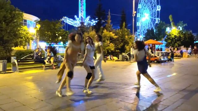 [K-POP IN PUBLIC | ONE TAKE] NewJeans (뉴진스) 'Attention'