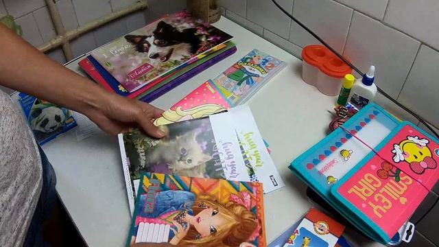 BACK TO SCHOOL Покупаем канцелярию в первый класс смотреть онлайн