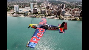 Кто придумал Редбулл.